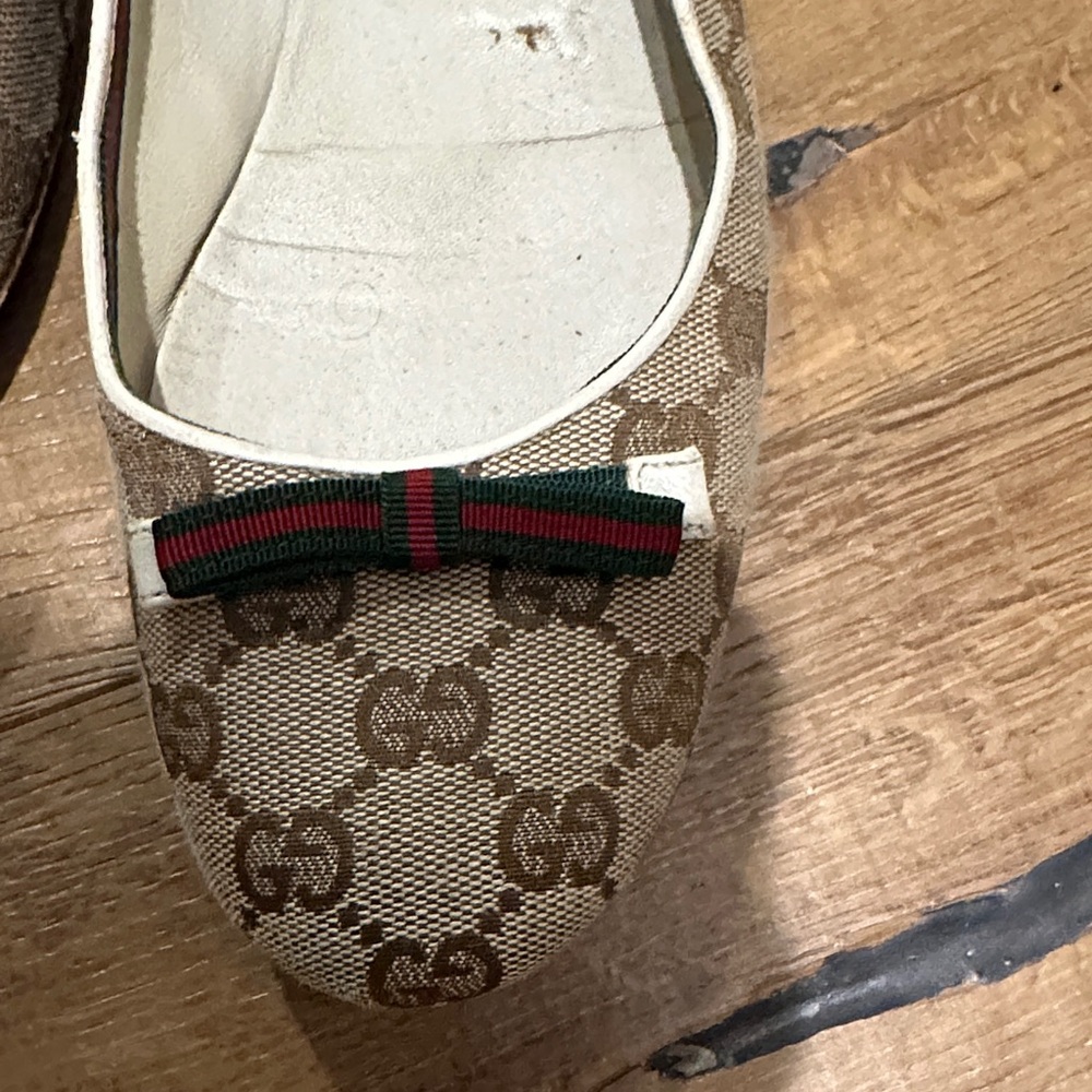 Gucci Women's Tan and Brown Ballet Flats with Red and Green BowAccents - Picture 3 of 11
